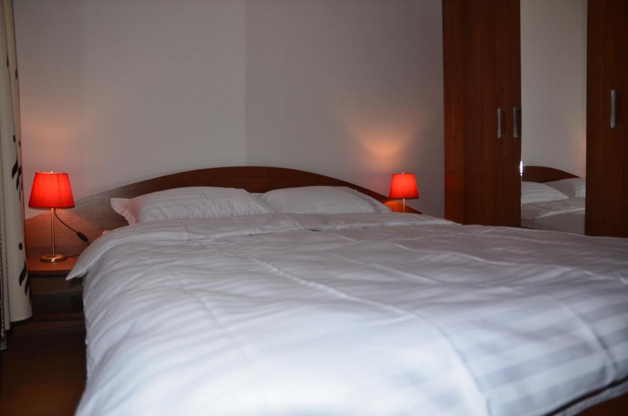 Cazare Medias, Apartament Modern Экстерьер фото